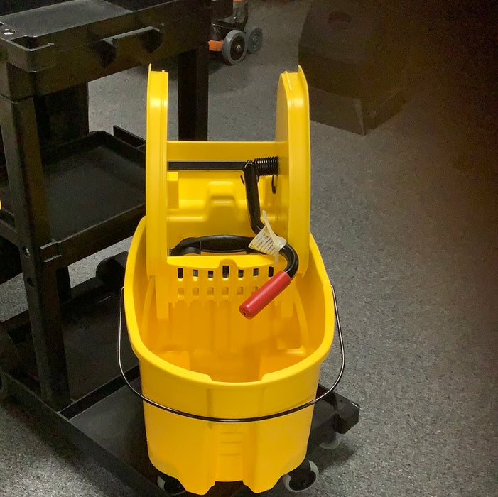 Rubbermaid 35 Qt. Mop Bucket (Down Press Wringer)