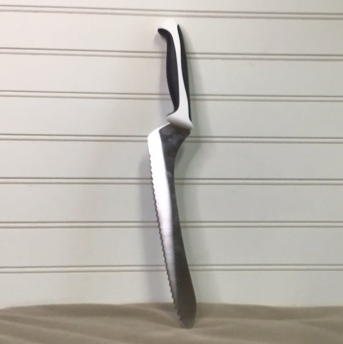 Mercer Culinary M23890WBH Millennia® 9" Offset Serrated Edge Bread / Sandwich Knife