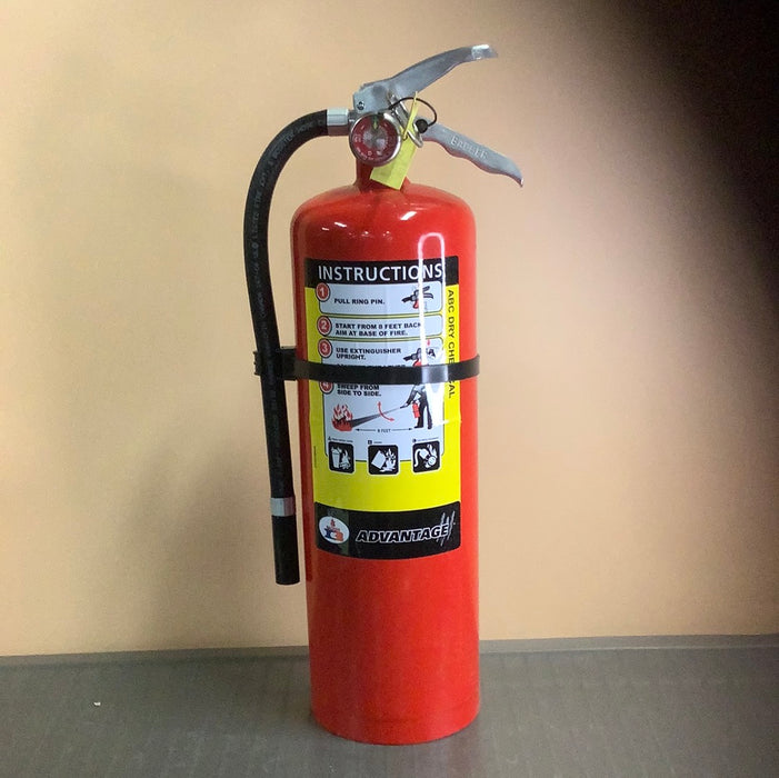 Badger Advantage ADV-10 10 lb. Dry Chemical ABC Fire Extinguisher with Wall Bracket - Untagged and Rechargeable - UL Rating 4-A:60-B:C