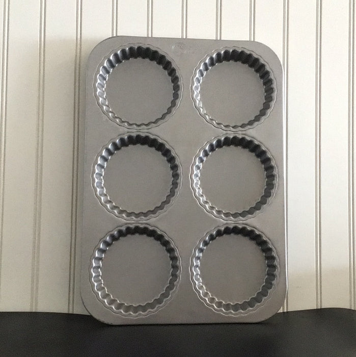 Chicago Metallic 6 Compartment Tart Pan