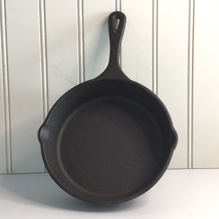 Valor 6 1/2" Pre-Seasoned Mini Cast Iron Skillet