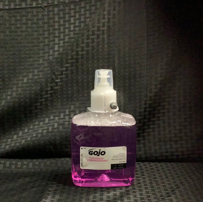 Gojo Foaming Antibacterial Hand Soap Plum- 2/Case